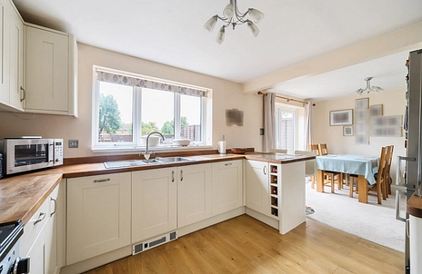 3 bedroom house for sale - Widdenton View, Lane End, High Wycombe, Buckinghamshire, HP14 - Property View 2