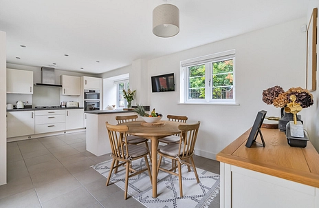 4 bedroom house for sale - Kelly Road, High Wycombe, Buckinghamshire, HP11 - Property View 2