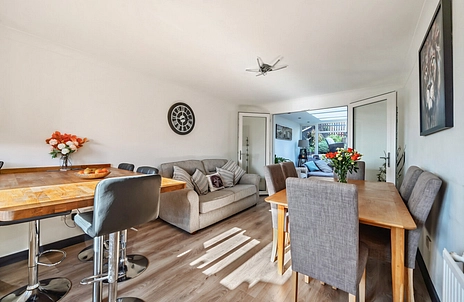 4 bedroom house for sale - Gibbs Close, High Wycombe, Buckinghamshire, HP13 - Property View 2