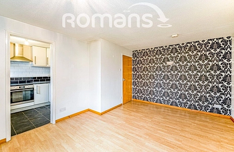 2 bedroom apartment for sale - Holmers Court, Holmers Farm Way, High Wycombe, Buckinghamshire, HP12 - Property View 3