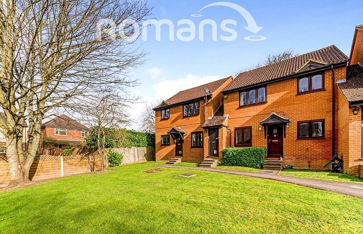 2 bedroom apartment for sale - Holmers Court, Holmers Farm Way, High Wycombe, Buckinghamshire, HP12