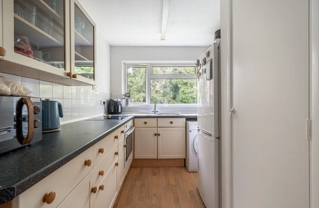 2 bedroom apartment for sale - Brambleside, High Wycombe, Buckinghamshire, HP11 - Property View 3