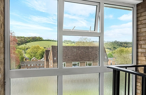 2 bedroom apartment for sale - Brambleside, High Wycombe, Buckinghamshire, HP11 - Property View 2