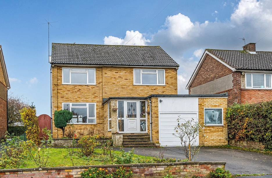 4 bedroom house for sale - Carver Hill Road, High Wycombe, Buckinghamshire, HP11 - Property View 1