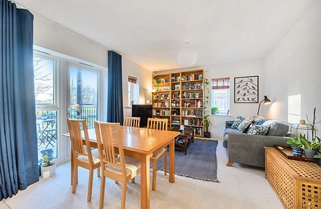 2 bedroom apartment for sale - Aspen Road, High Wycombe, Buckinghamshire, HP10 - Property View 3
