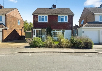 3 bedroom house for sale - Churchill Close, Flackwell Heath, High Wycombe, Buckinghamshire, HP10 - Property View 1