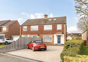 4 bedroom house for sale - Cedar Avenue, Hazlemere, High Wycombe, Buckinghamshire, HP15 - Property View 1