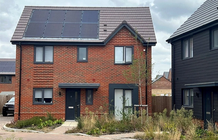 3 bedroom house to rent - Hunt Way, Crowthorne, RG45