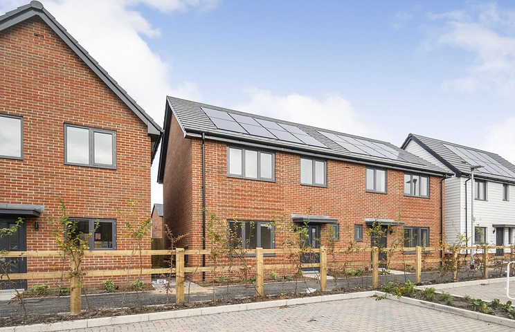 3 bedroom house to rent - Goodwood Crescent, Crowthorne, RG45