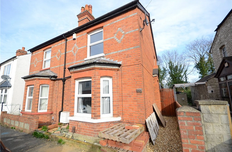 3 bedroom house for sale - Wykeham Road, Reading, Berkshire, RG6 - Property View 1