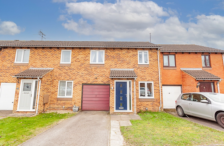 2 bedroom house for sale - Harrington Close, Lower Earley, Reading, RG6 - Property View 1