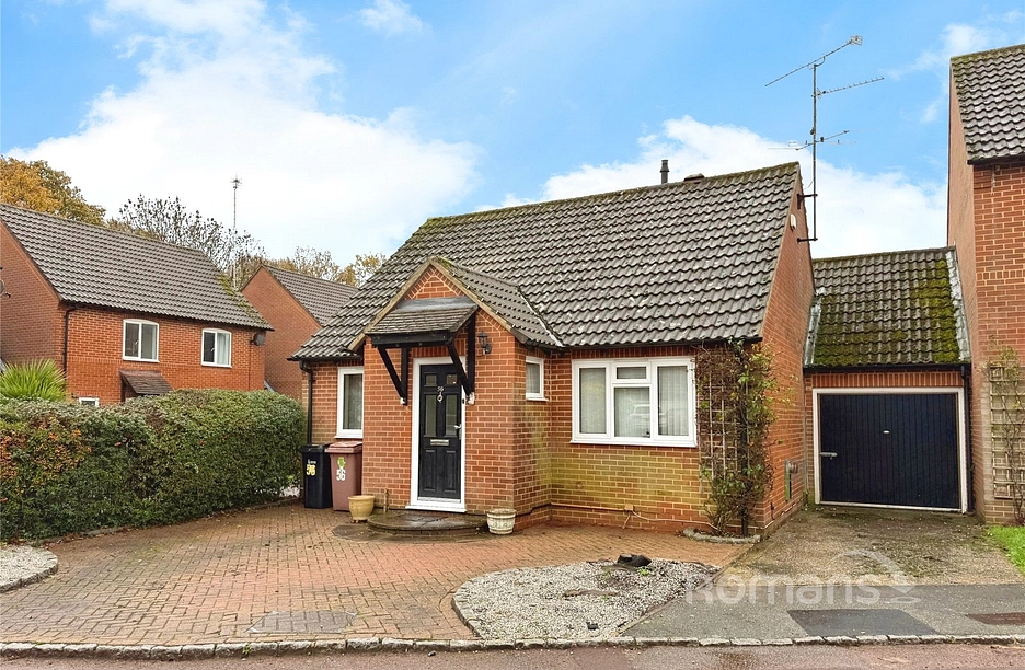 2 bedroom bungalow for sale - Faygate Way, Lower Earley, Reading, Berkshire, RG6 - Property View 1