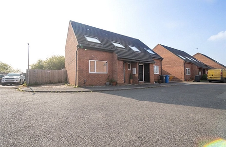 3 bedroom house for sale - Bucklebury Close, Holyport, Maidenhead, Berkshire, SL6 - Property View 2