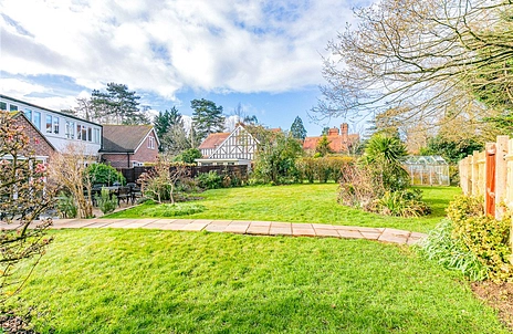 3 bedroom bungalow for sale - Farm Road, Maidenhead, Berkshire, SL6 - Property View 2