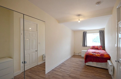 apartment to rent - Station Parade, Station Hill, Cookham, Maidenhead, SL6 - Property View 2