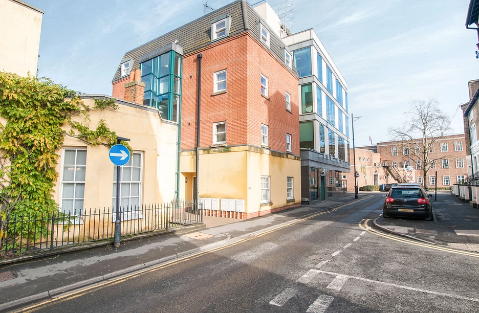 1 bedroom apartment to rent - Broadway Court, 29A Broadway, Maidenhead, SL6 - Property View 1