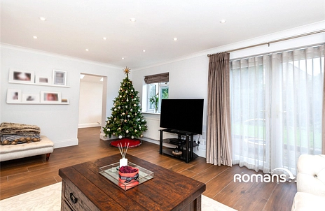 4 bedroom detached to rent - Eskdale Gardens, Maidenhead, Berkshire, SL6 - Property View 2