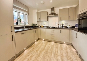 3 bedroom house for sale - 15 Bronze Close, Harvest Ride, Warfield, Berkshire, RG42 - Property View 1