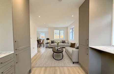 2 bedroom house for sale - Blackwater, Camberley, Hampshire, GU17 - Property View 2