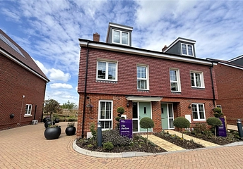 3 bedroom house for sale - Willow Green, Harvest Ride, Warfield, Berkshire, RG42 - Property View 1