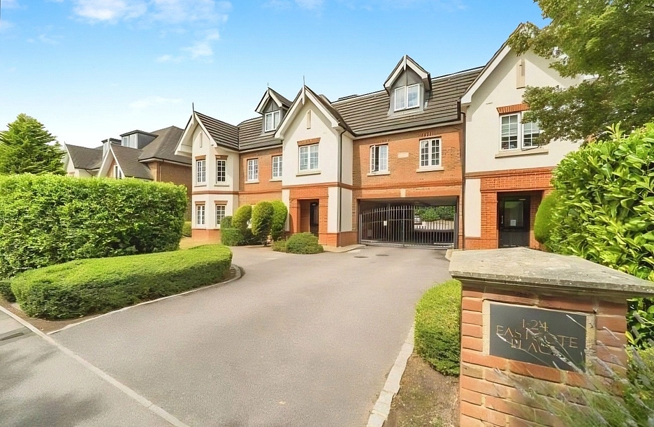 2 bedroom apartment to rent - Eastcote Place, Fernbank Road, Ascot, Berkshire, SL5 - Property View 1