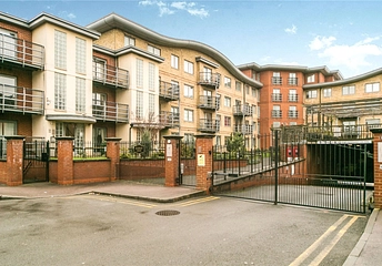 2 bedroom apartment for sale - Quadrant Court, Jubilee Square, Reading, Berkshire, RG1 - Property View 1