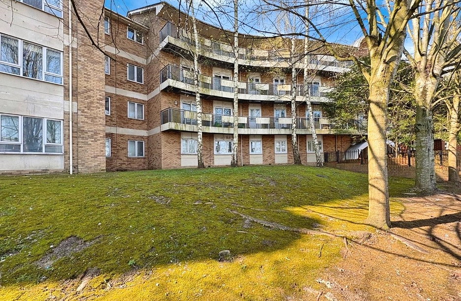 2 bedroom apartment for sale - Branagh Court, Reading, Berkshire, RG30 - Property View 1
