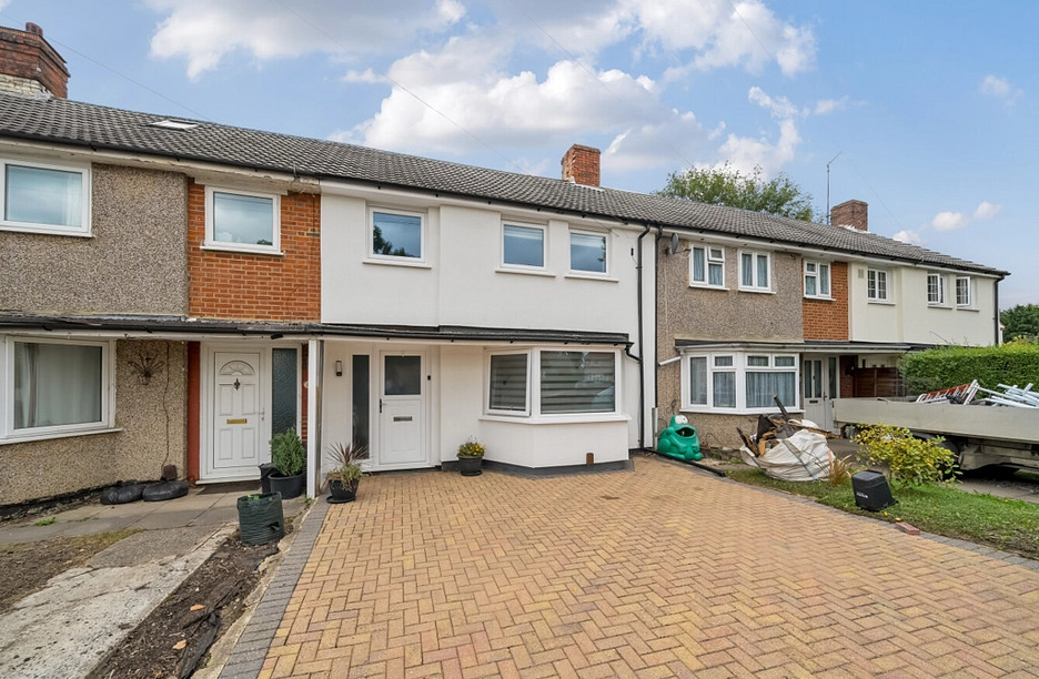 3 bedroom house for sale - Hazel Crescent, Reading, Berkshire, RG2 - Property View 1