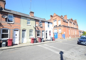 2 bedroom house to rent - Blenheim Gardens, Reading, RG1 - Property View 1