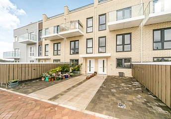 3 bedroom house to rent - Champlain Street, Green Park Village, Reading, RG2 - Property View 1