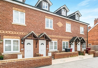 3 bedroom terraced to rent - Basingstoke Road, Reading, RG2 - Property View 1