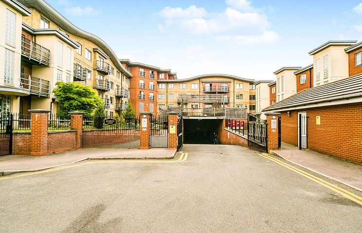 1 bedroom apartment to rent - Quadrant Court, Jubilee Square, Reading, RG1