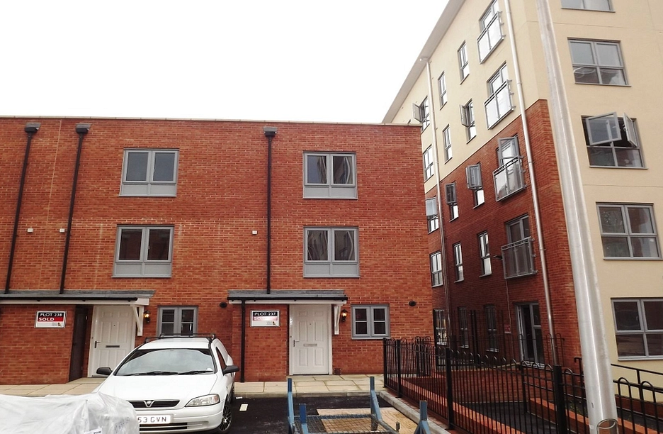 3 bedroom townhouse to rent - Battle Square, Reading, RG30 - Property View 1