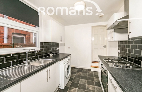 2 bedroom terraced to rent - Pitcroft Avenue, Reading, RG6 - Property View 2