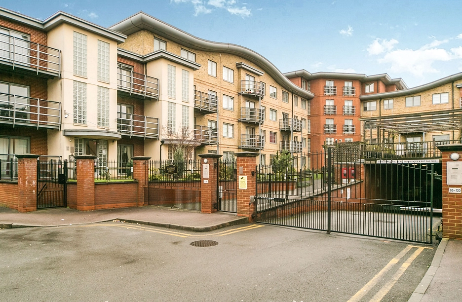 2 bedroom apartment to rent - Quadrant Court, Jubilee Square, Reading, RG1 - Property View 1