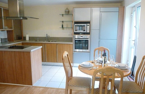 2 bedroom apartment to rent - Luscinia View, Napier Road, Reading, Berkshire, RG1 - Property View 2