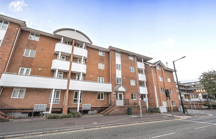 2 bedroom apartment to rent - Queens Road, Reading, Berkshire, RG1
