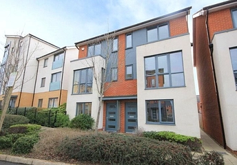 4 bedroom house to rent - Midgham Way, Reading, Berkshire, RG2 - Property View 1