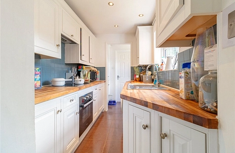 2 bedroom house for sale - High Street, Little Sandhurst, Sandhurst, GU47 - Property View 2