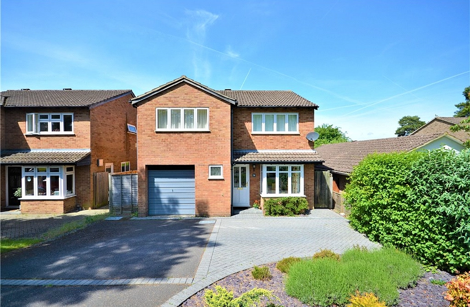 4 bedroom house for sale - Harvard Road, Owlsmoor, Sandhurst, GU47 - Property View 1