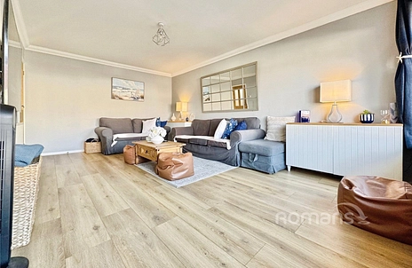 3 bedroom house for sale - Harts Leap Close, Sandhurst, Berkshire, GU47 - Property View 2