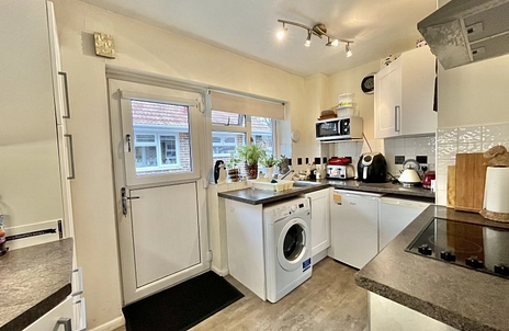 2 bedroom bungalow for sale - St. Johns Road, Sandhurst, Berkshire, GU47 - Property View 3