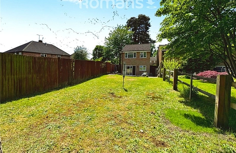 3 bedroom house for sale - Severn Close, Sandhurst, Berkshire, GU47 - Property View 2
