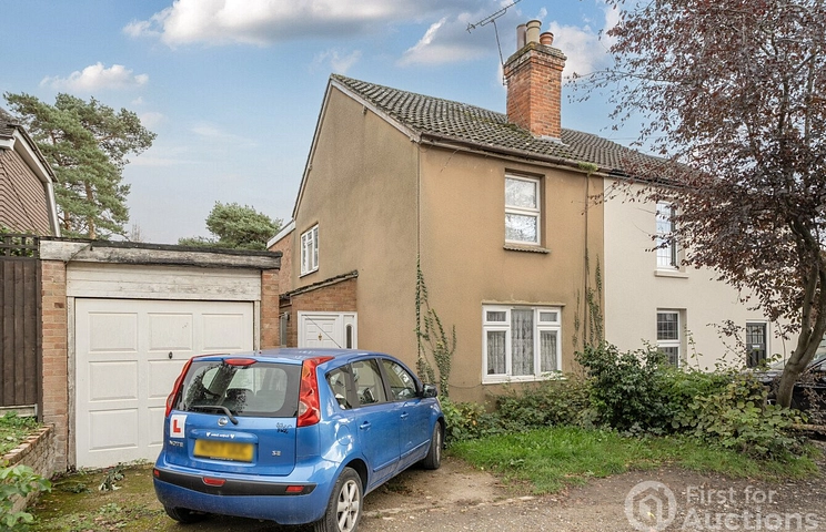 3 bedroom house for sale - New Road, Sandhurst, Berkshire, GU47
