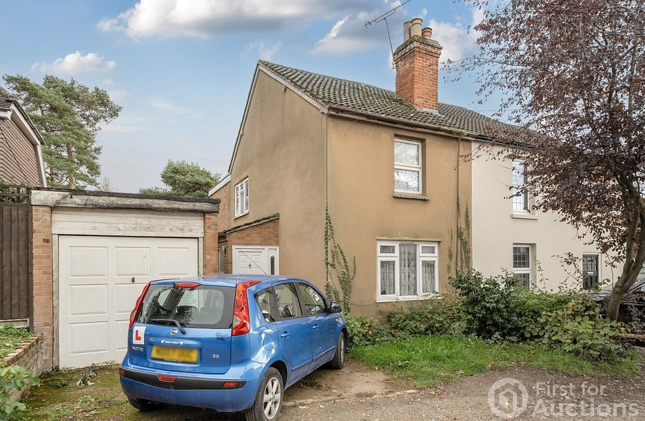 3 bedroom house for sale - New Road, Sandhurst, Berkshire, GU47 - Property View 1