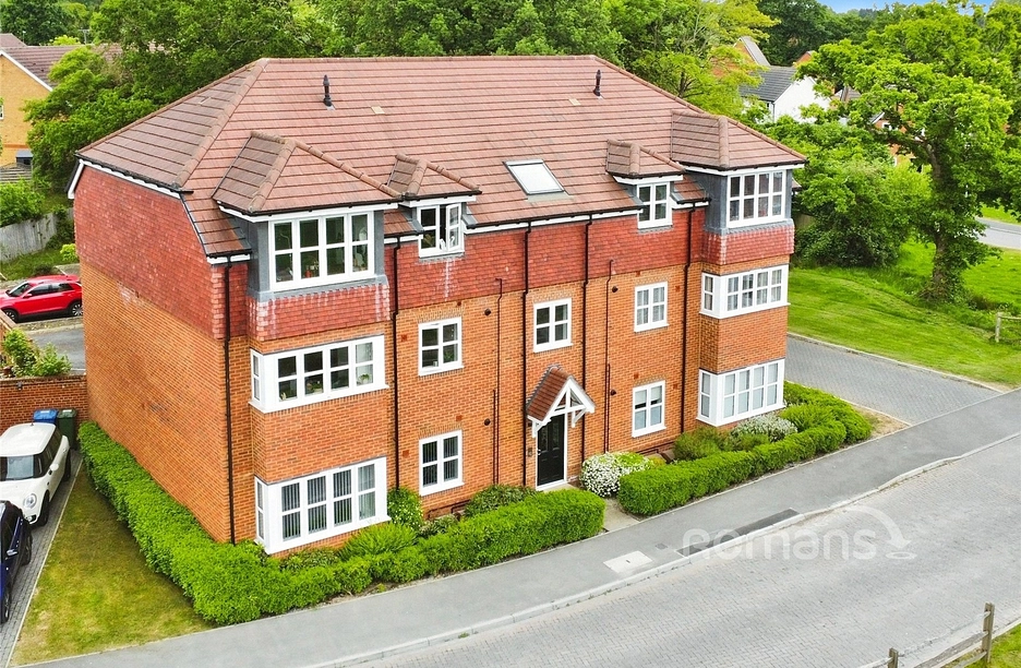 2 bedroom apartment for sale - Waterside Lane, Sandhurst, Berkshire, GU47 - Property View 1