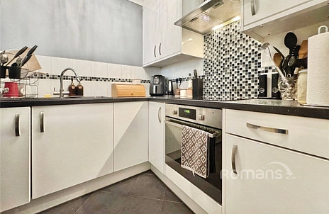 1 bedroom apartment for sale - High Street, Sandhurst, Berkshire, GU47 - Property View 3