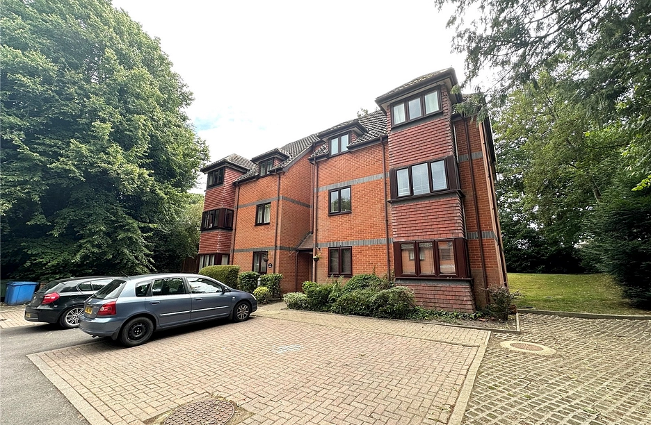 2 bedroom apartment for sale - Crowthorne Road, Bracknell, Berkshire, RG12 - Property View 1