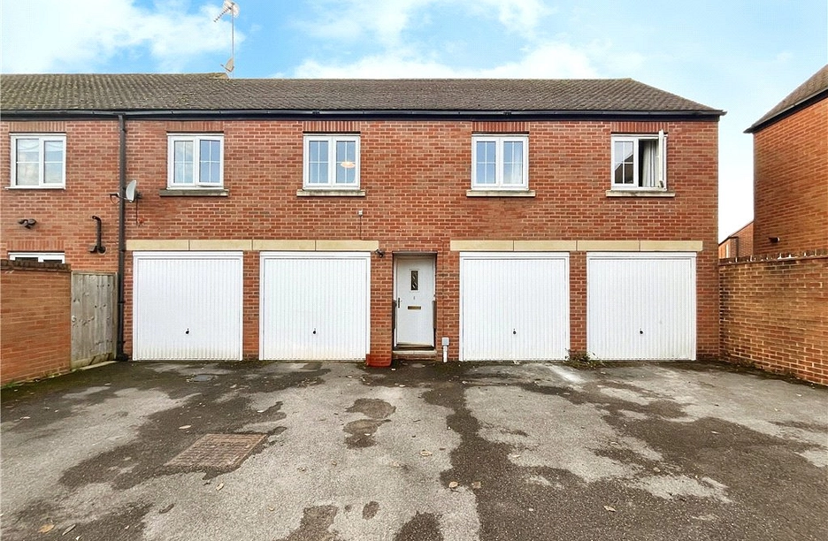 2 bedroom coach house for sale - Pathfinder Way, Swindon, Wiltshire, SN25 - Property View 1