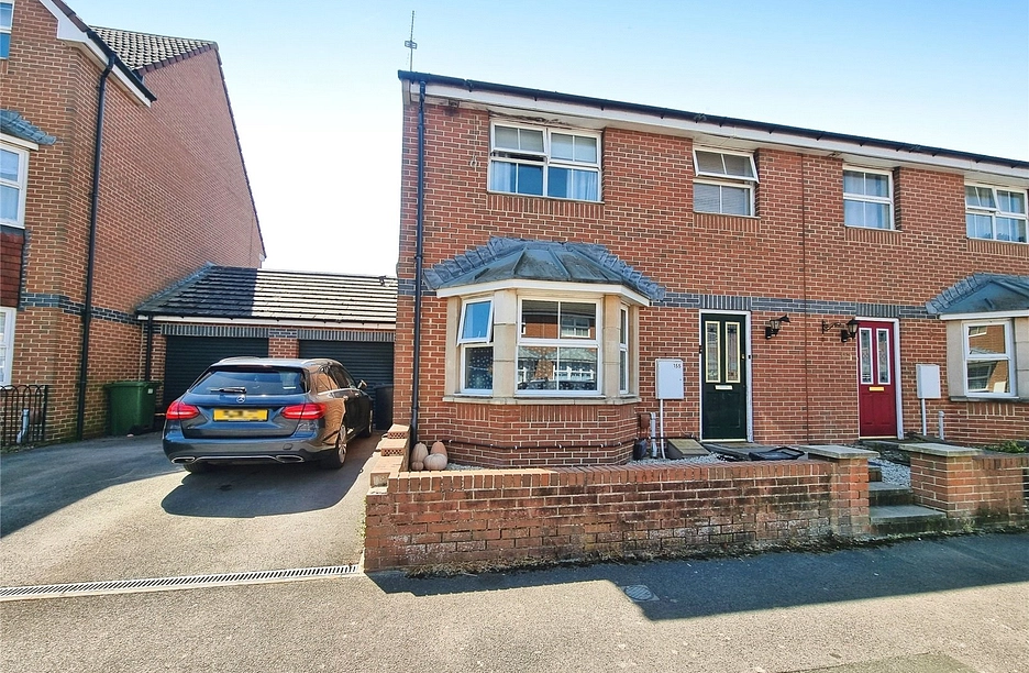 4 bedroom house for sale - St. Austell Way, Swindon, Wiltshire, SN2 - Property View 1
